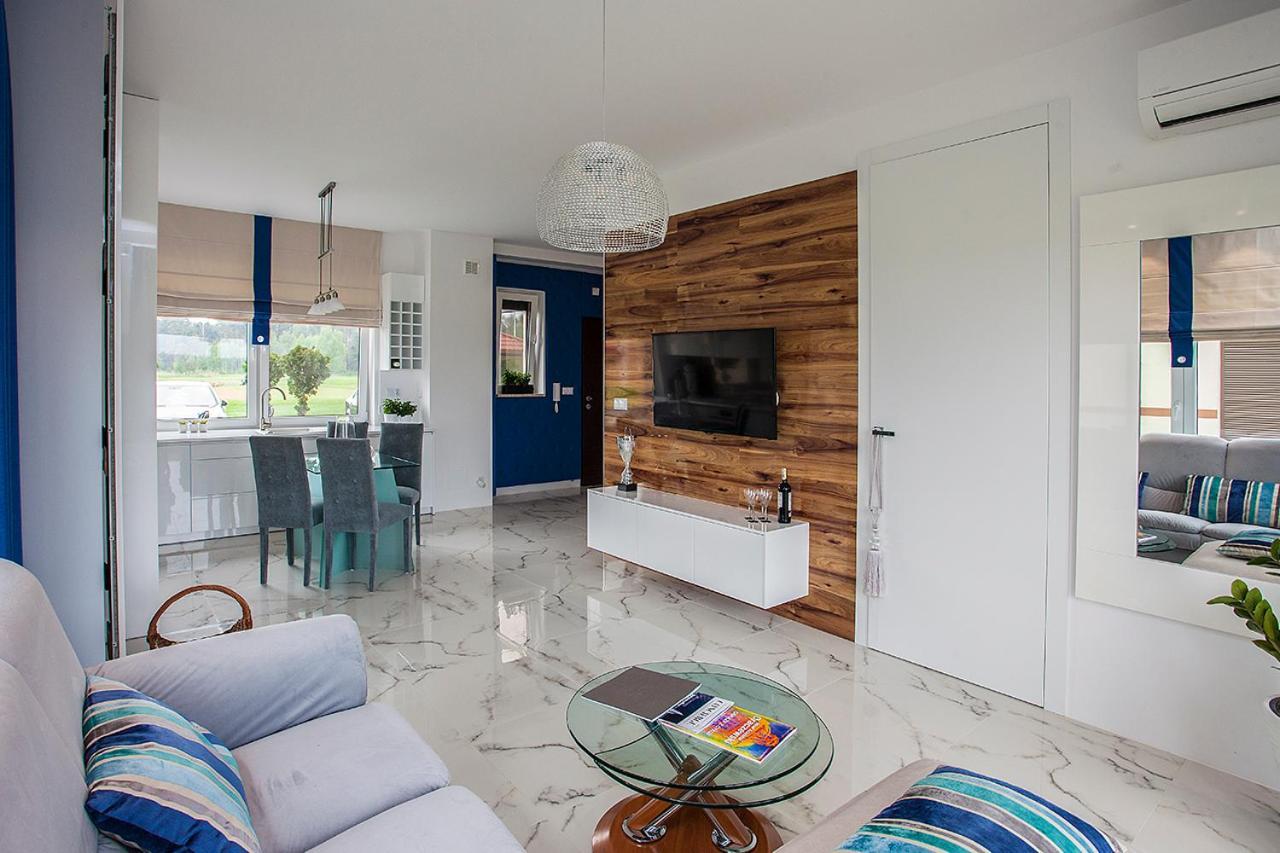 Golf Apartament W Sobieniach Sobienie Jeziory Dış mekan fotoğraf