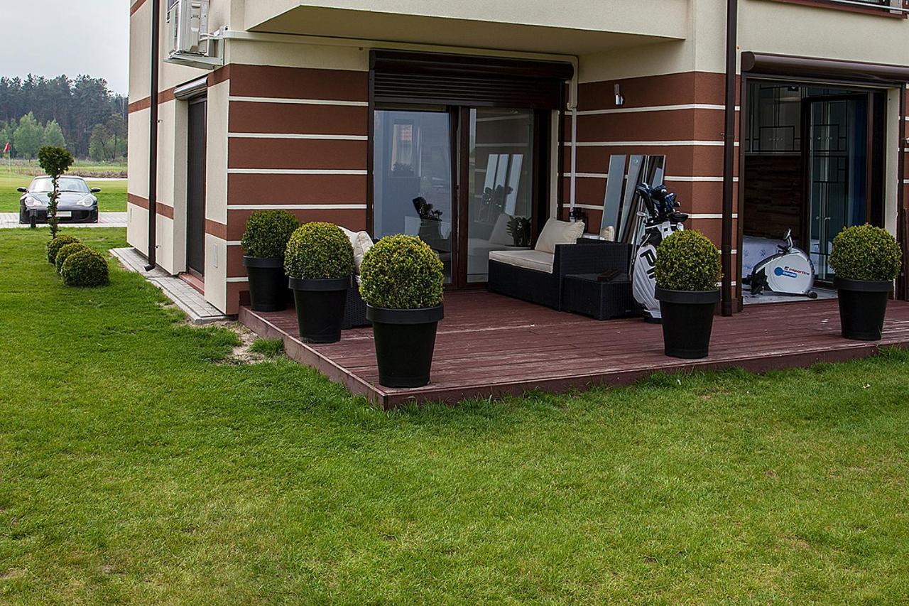 Golf Apartament W Sobieniach Sobienie Jeziory Dış mekan fotoğraf