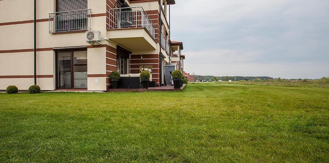 Golf Apartament W Sobieniach Sobienie Jeziory Dış mekan fotoğraf