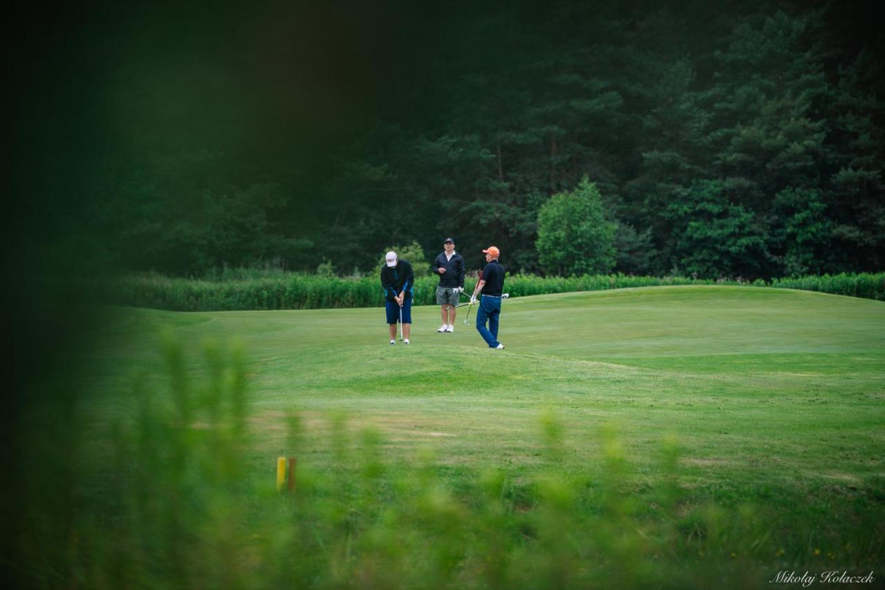 Golf Apartament W Sobieniach Sobienie Jeziory Dış mekan fotoğraf