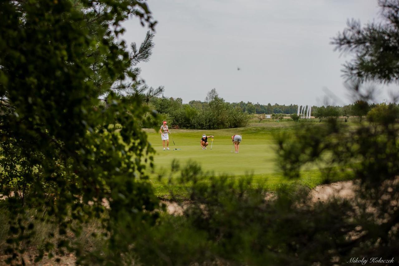 Golf Apartament W Sobieniach Sobienie Jeziory Dış mekan fotoğraf