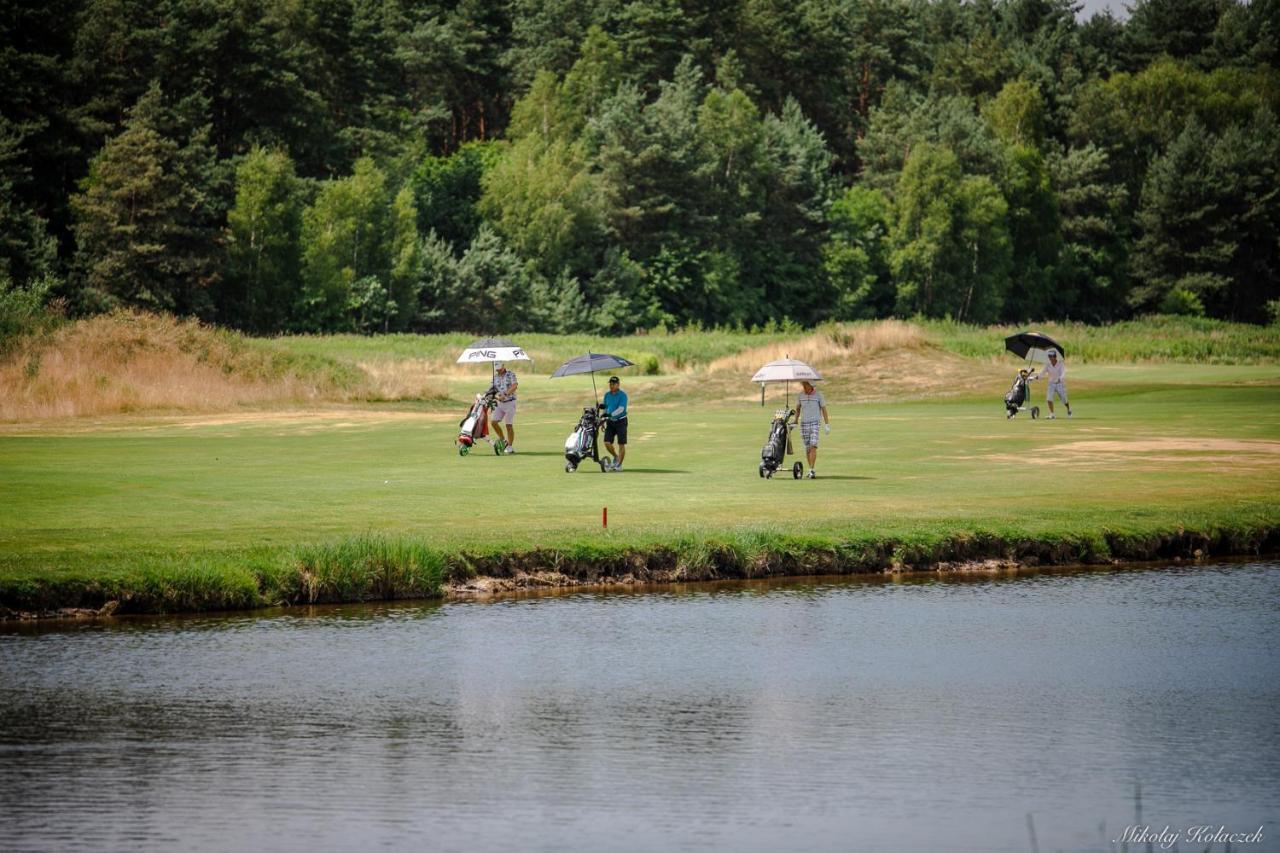 Golf Apartament W Sobieniach Sobienie Jeziory Dış mekan fotoğraf