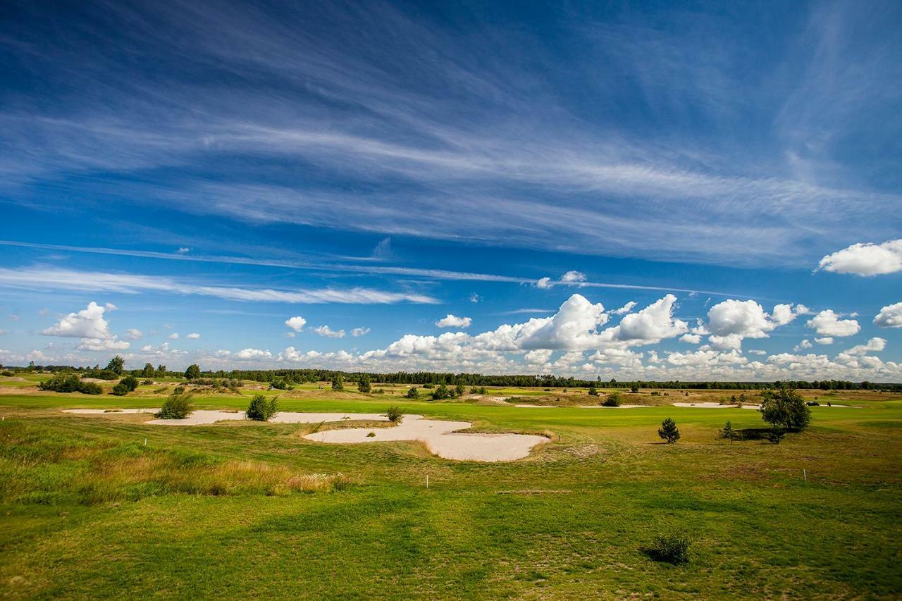 Golf Apartament W Sobieniach Sobienie Jeziory Dış mekan fotoğraf